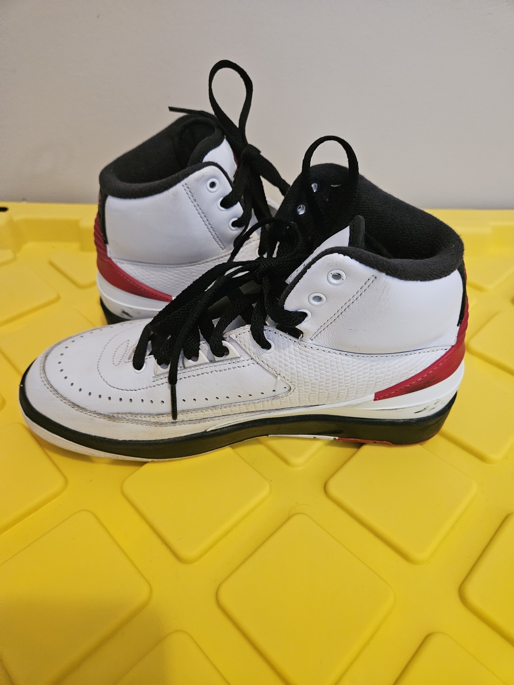 Jordan Kids White Black Red Sneakers